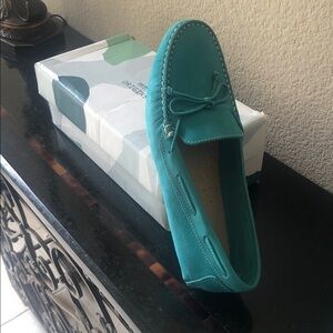 Earth Origins Monarch Teal Moccasin Loafers. These are unused and ready to wear.